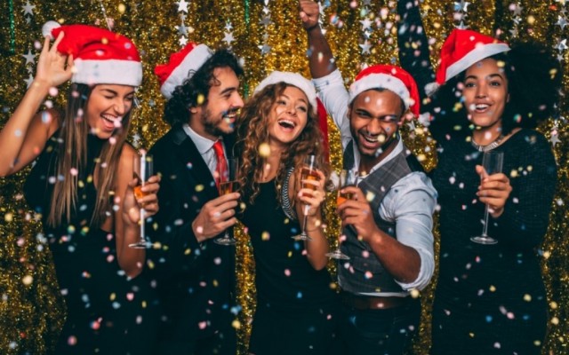 10 tips for planning a Christmas party